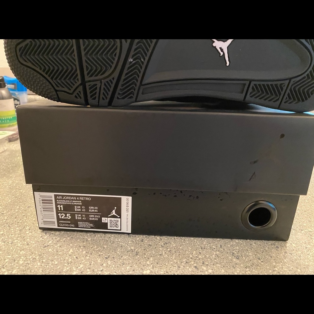 Air Jordan 4 Retro BLACK CAT size 11